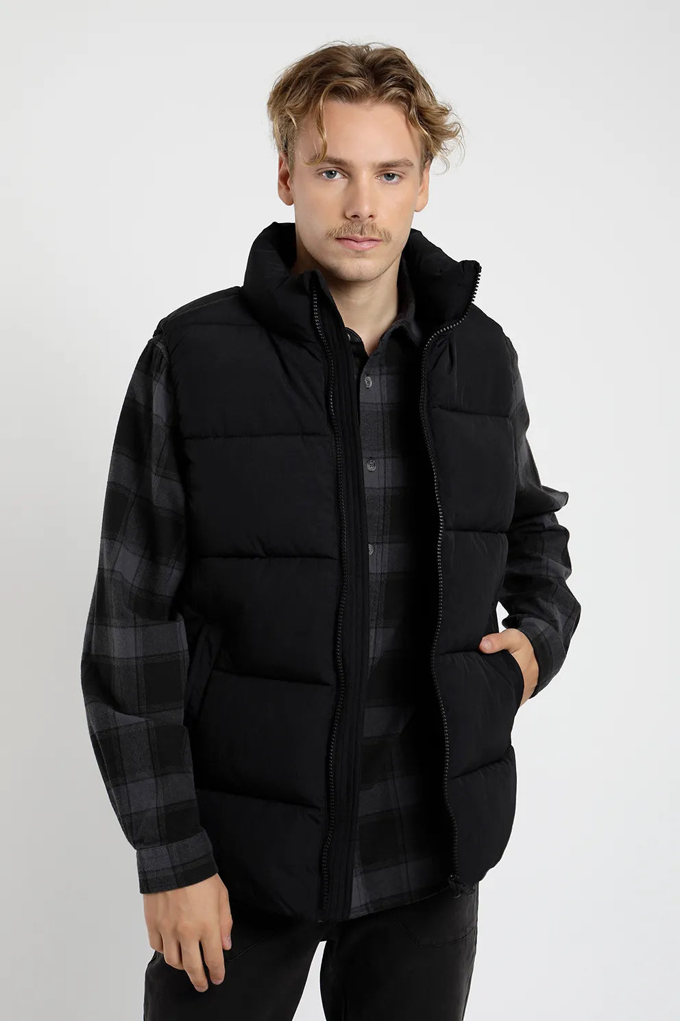 Chaqueta hombre Sin mangas negro - Main Image