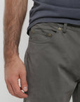 Label - Pantalón hombre Shaper olivo algodón orgánico