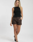 Short mujer aria café Froens