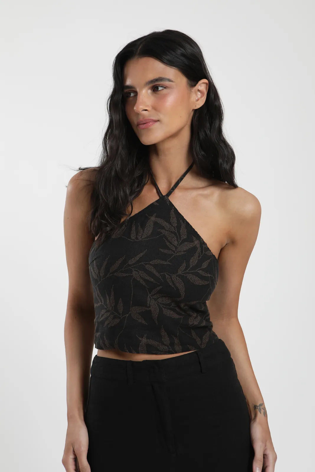 Blusa isla hojas café