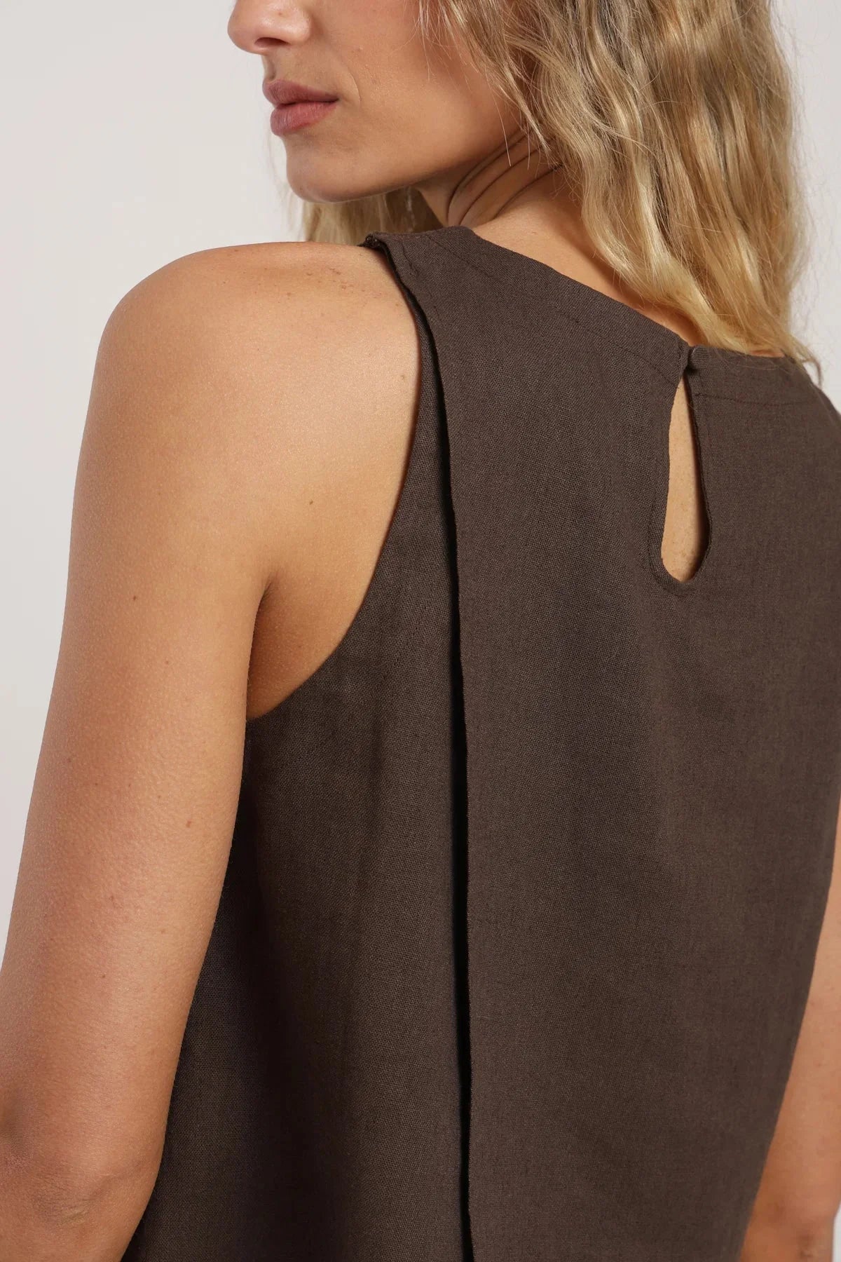 Blusa sin mangas Caulle café Froens
