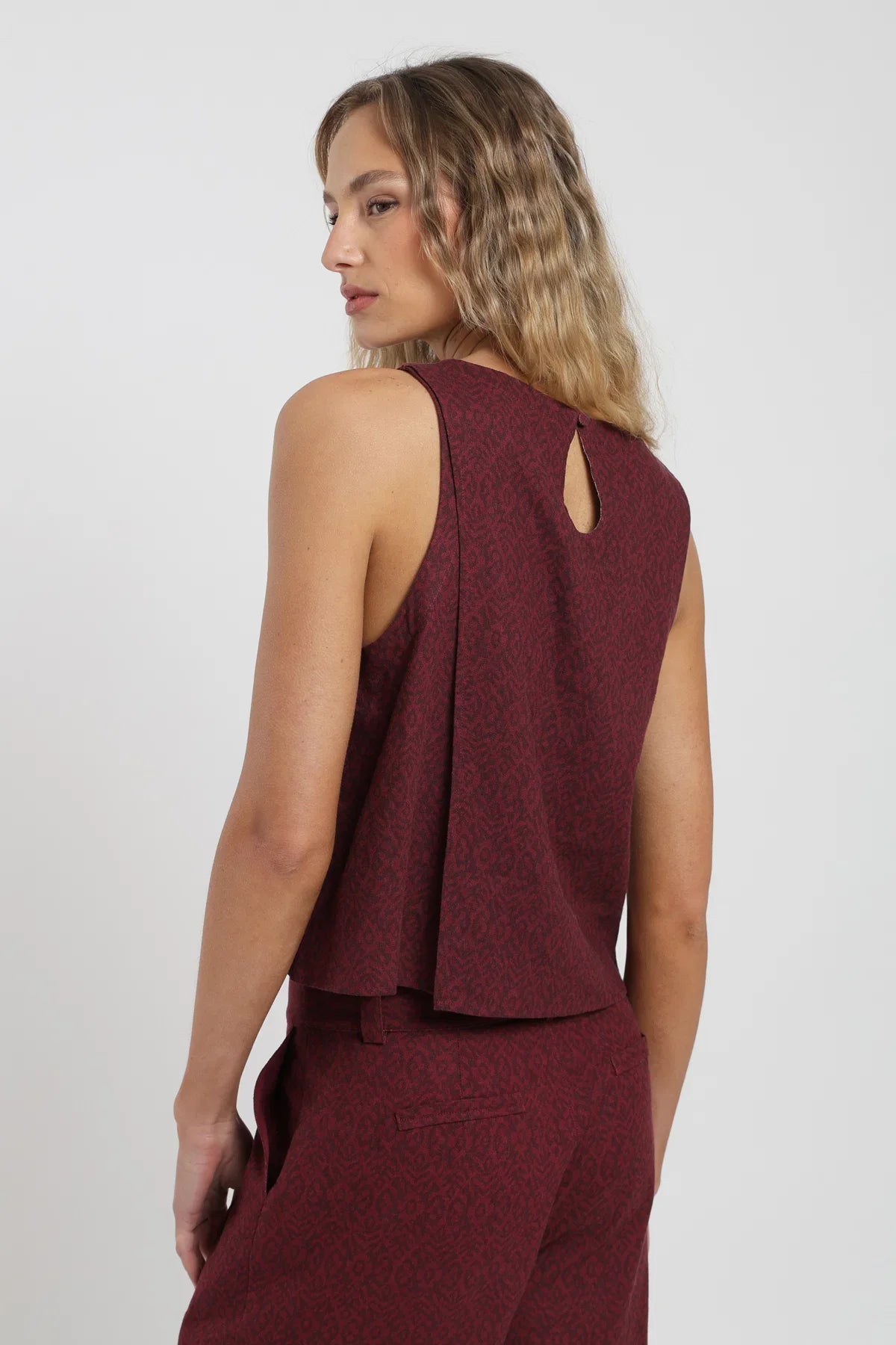 Blusa sin mangas Caulle rombos burdeo Froens
