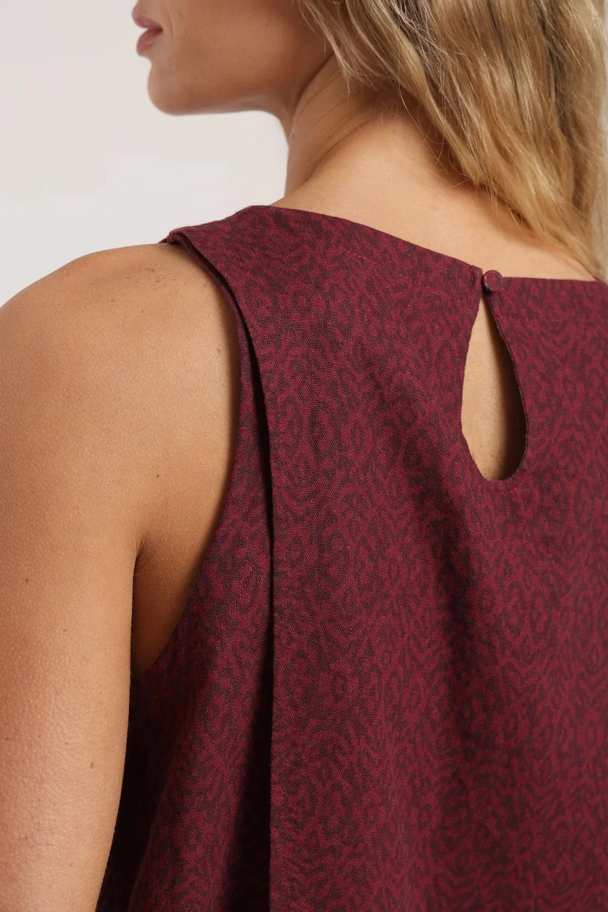 Blusa sin mangas Caulle rombos burdeo Froens