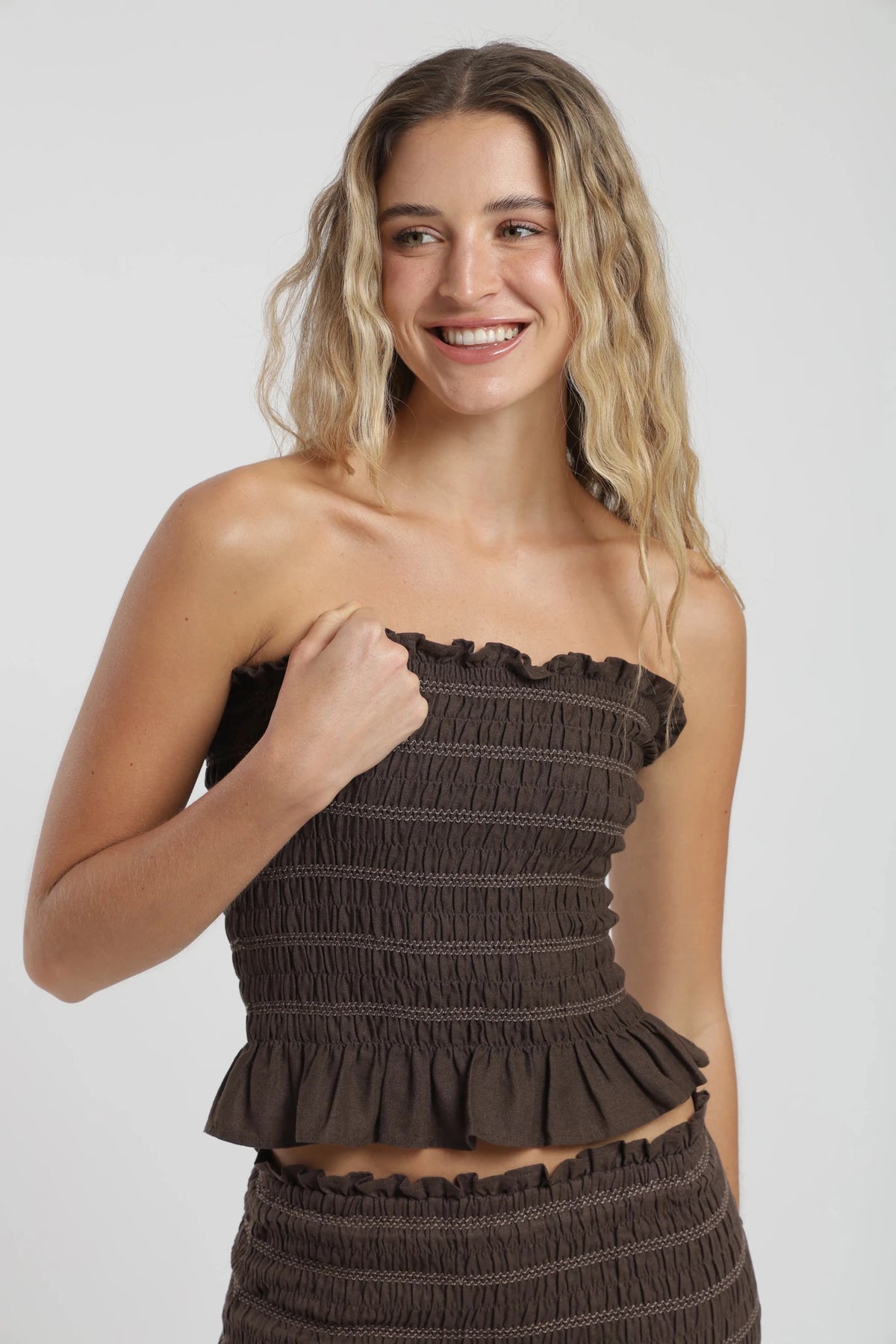 Blusa sin mangas panal café Froens