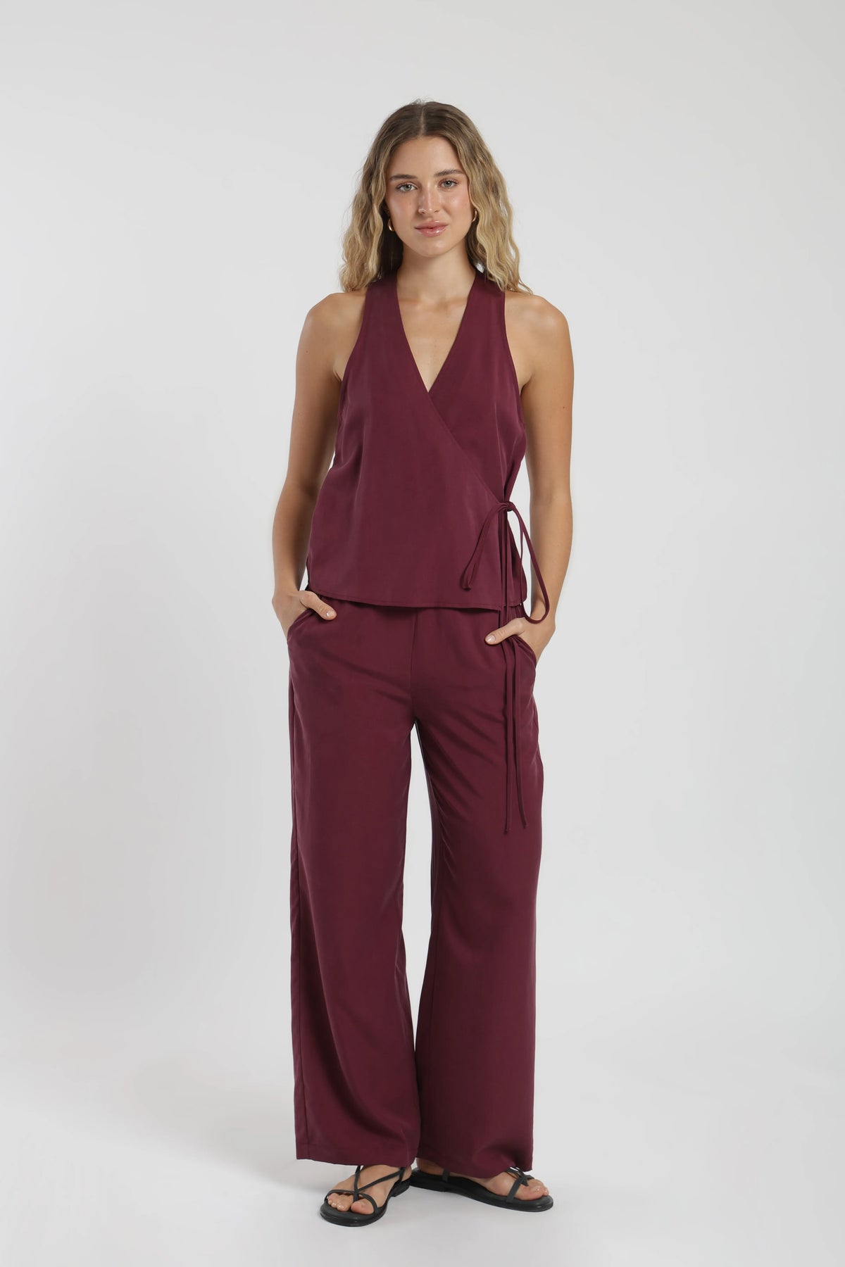 Blusa sin mangas sydney burdeo Froens