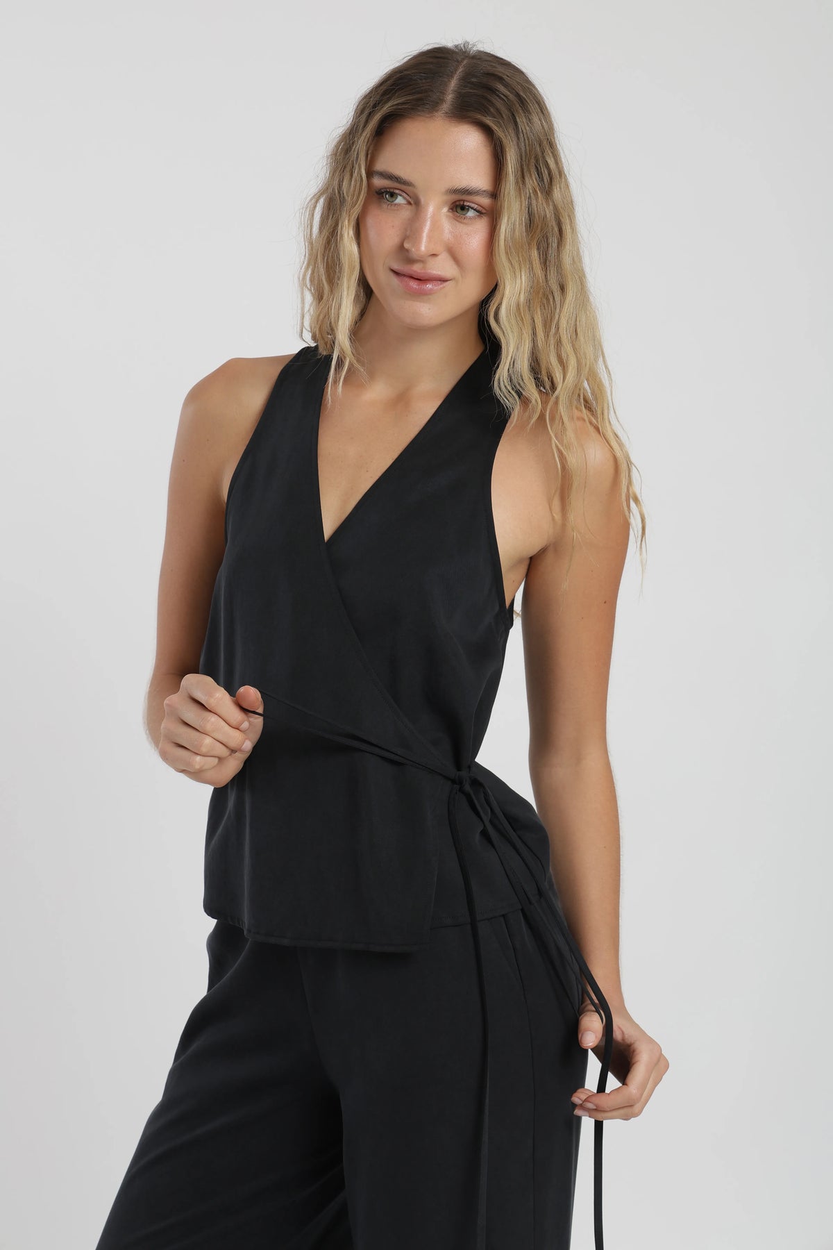 Blusa sin mangas sydney negro Froens
