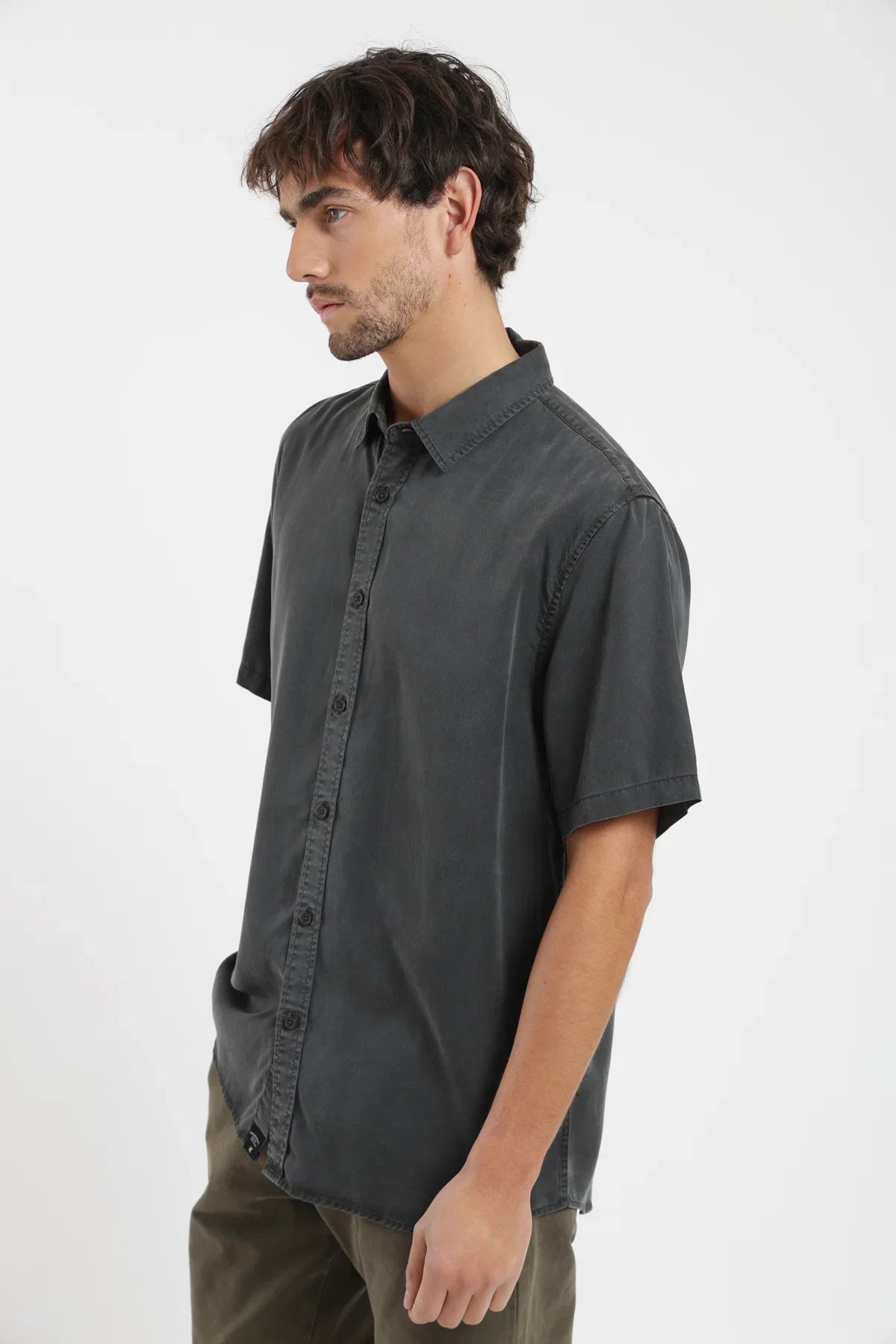 Camisa manga corta Puelche grafito Froens