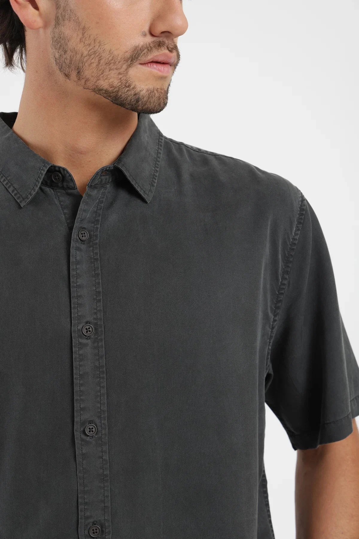 Camisa manga corta Puelche grafito Froens
