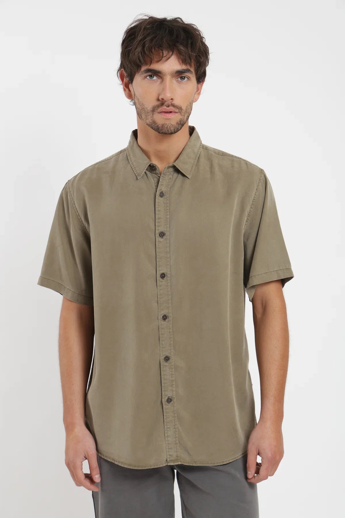 Camisa manga corta Puelche olivo Froens