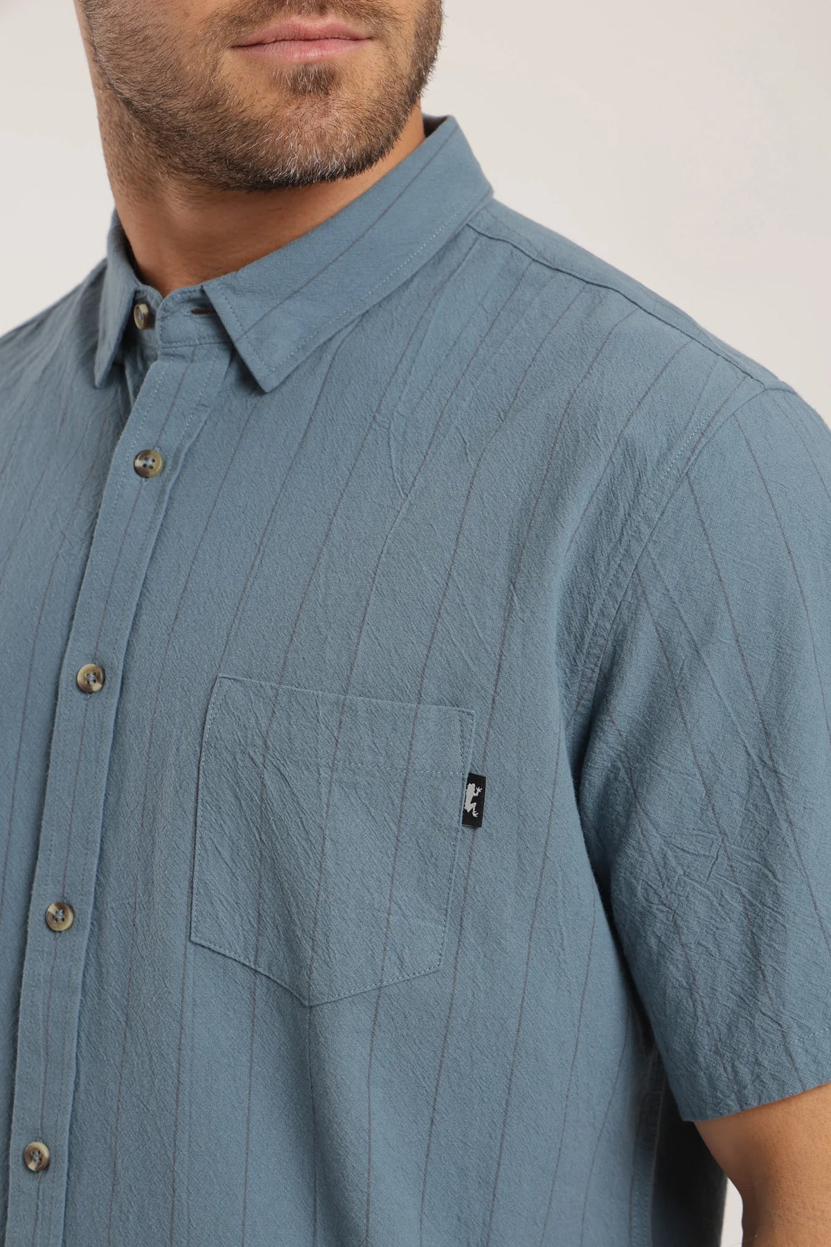 Camisa manga corta texture celeste Froens