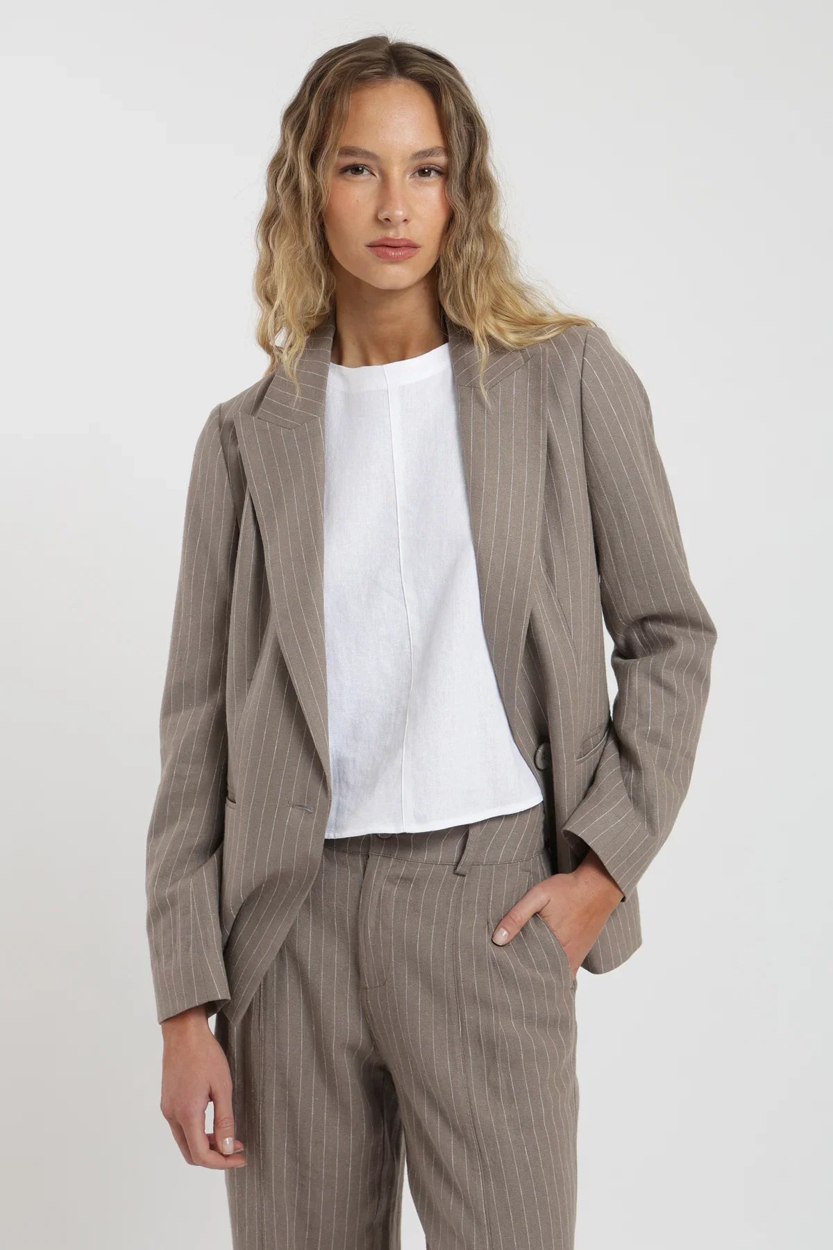 Blazer mujer Alondra rayas café Froens