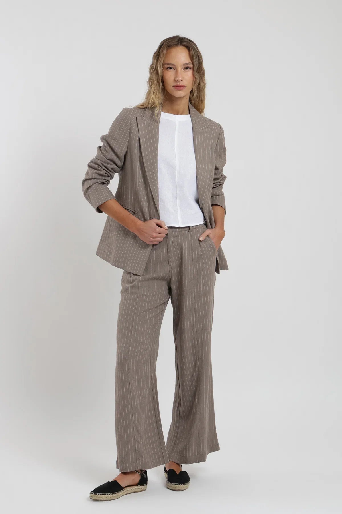 Blazer mujer Alondra rayas café Froens