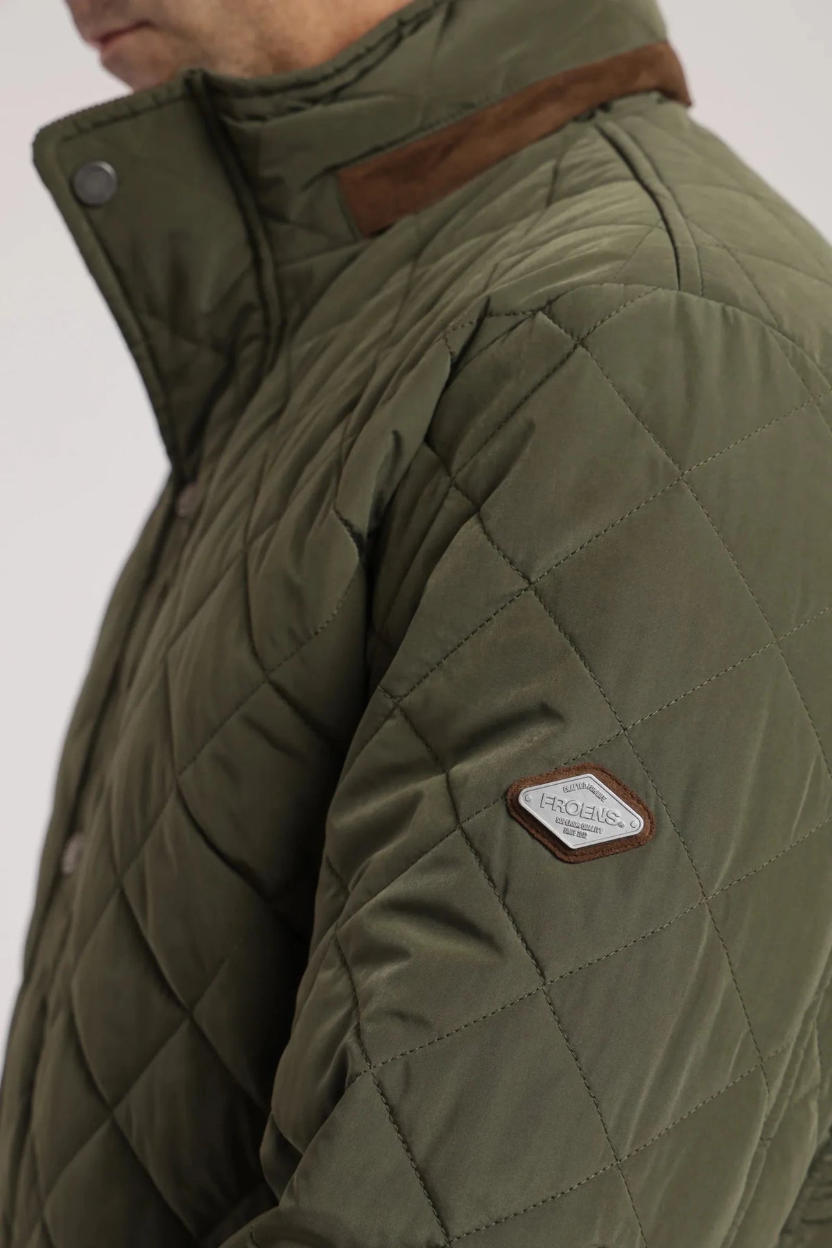 Label - Chaqueta hombre quilted olivo - Froens