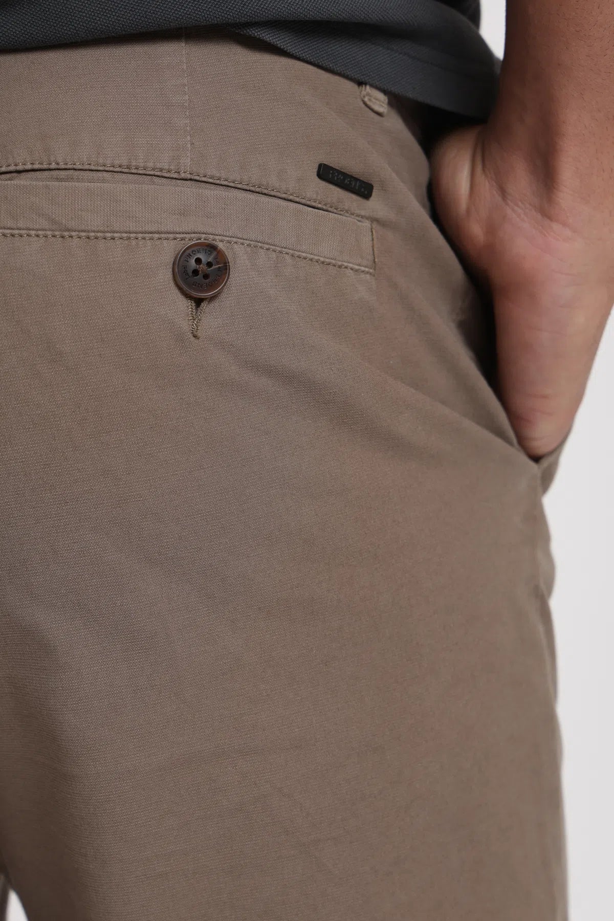 Label - Pantalon hombre Chino taupe Froens