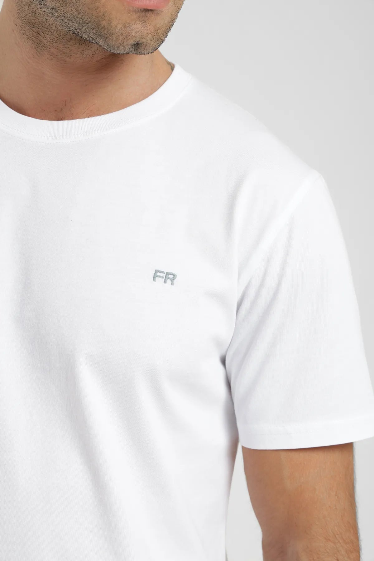 Label - Polera manga corta hombre slim fit blanco - Froens