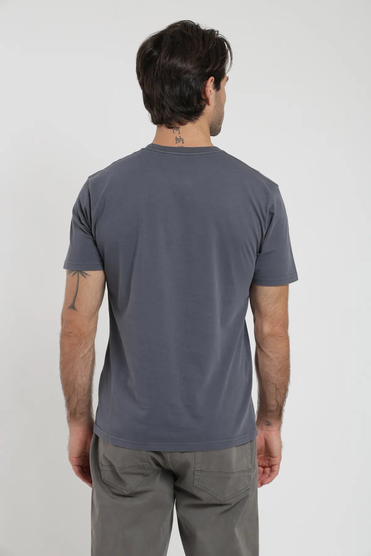 Label - Polera manga corta hombre slim fit gris - Froens