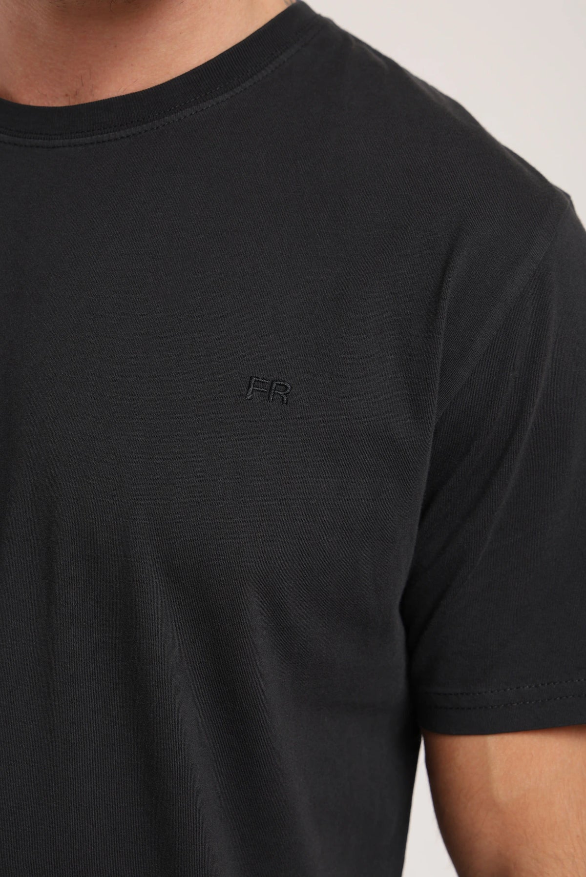 Label - Polera manga corta hombre slim negro