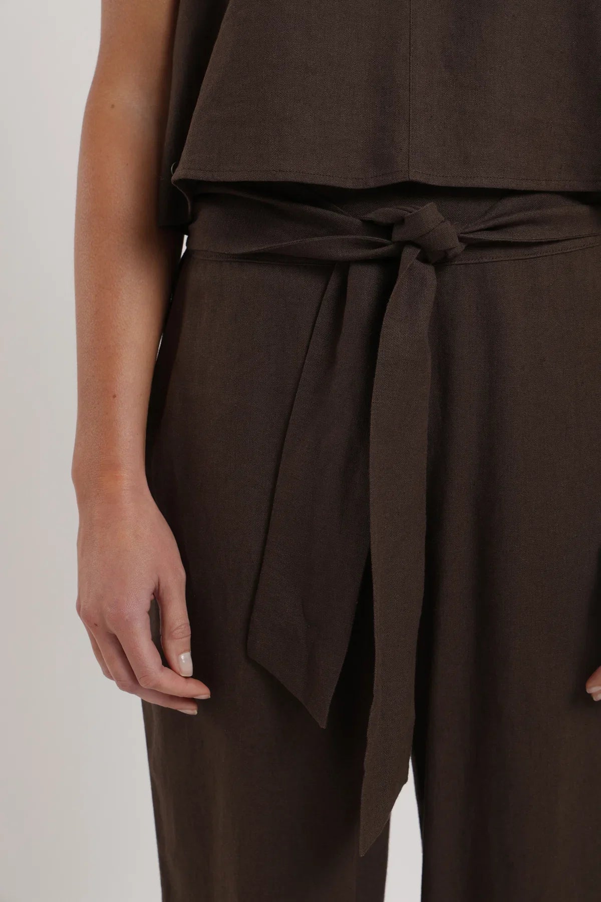 Pantalón mujer Mara café Froens