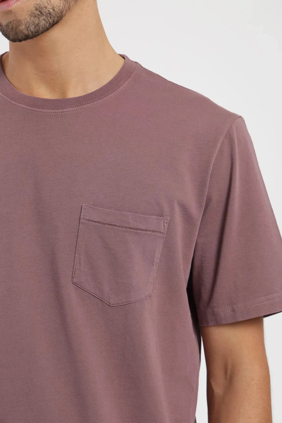 Polera manga corta hombre Bolsillo stitch burdeo Froens