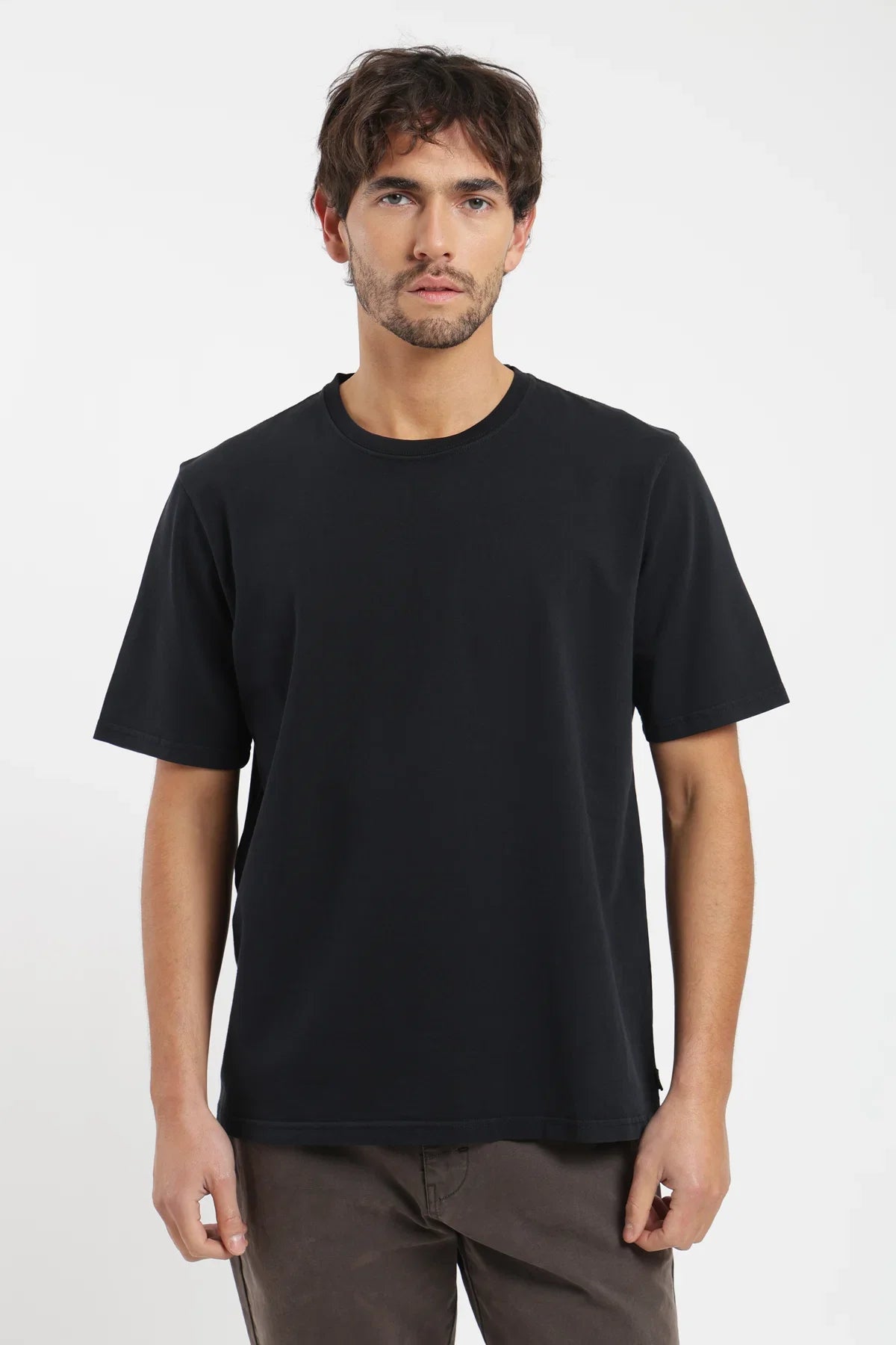 Polera manga corta hombre Crop negro Froens