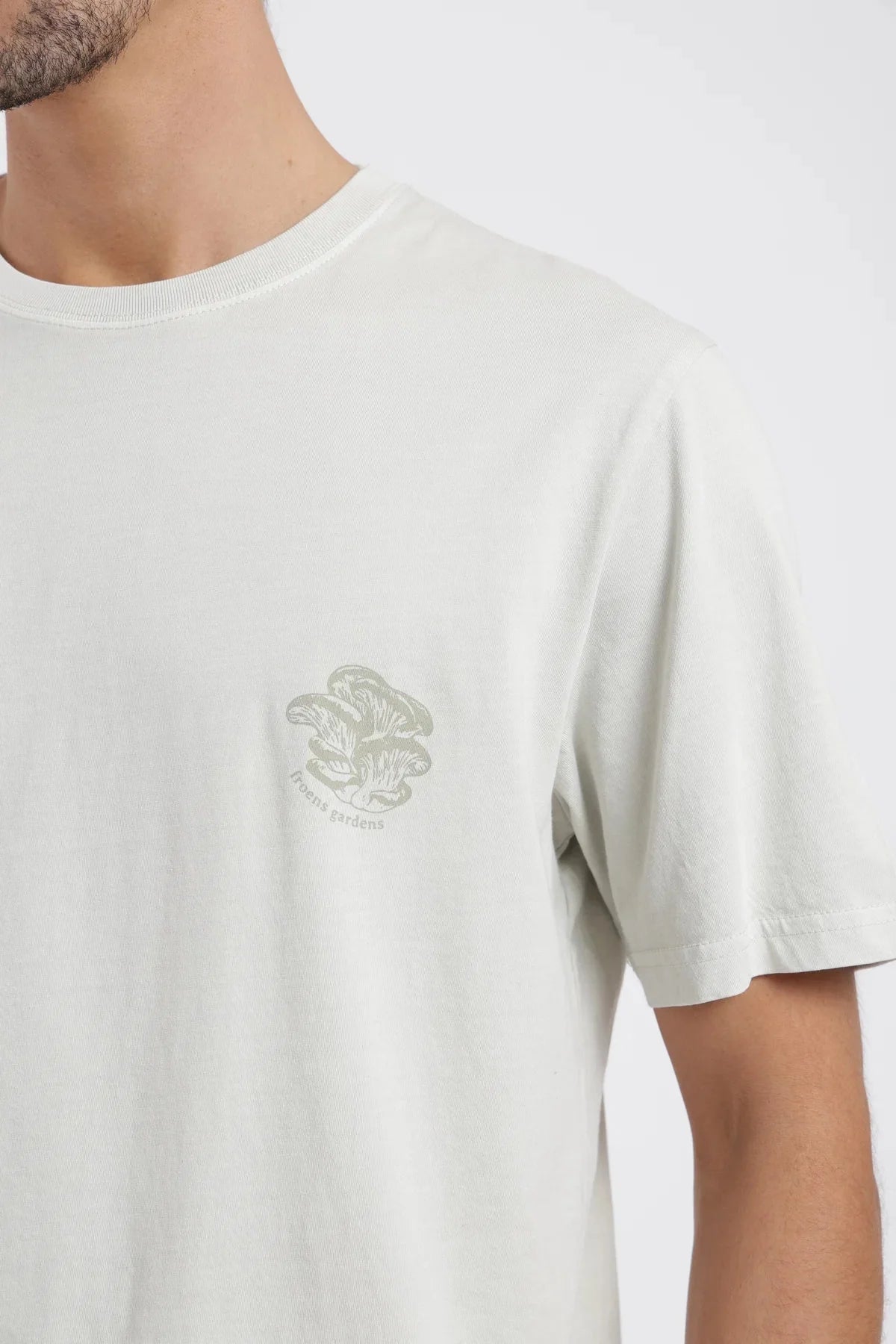 Polera manga corta hombre Fungi beige Froens