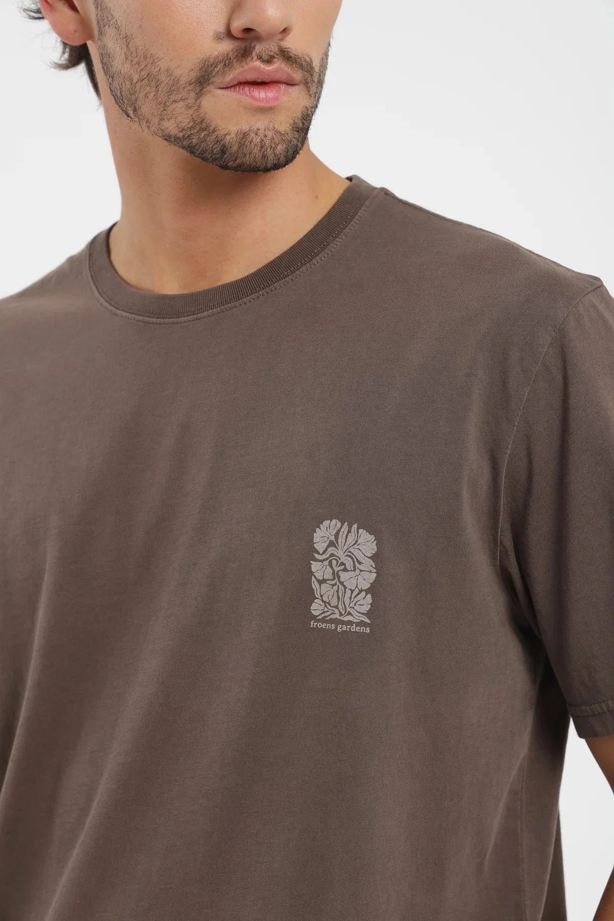 Polera manga corta hombre Garden café Froens