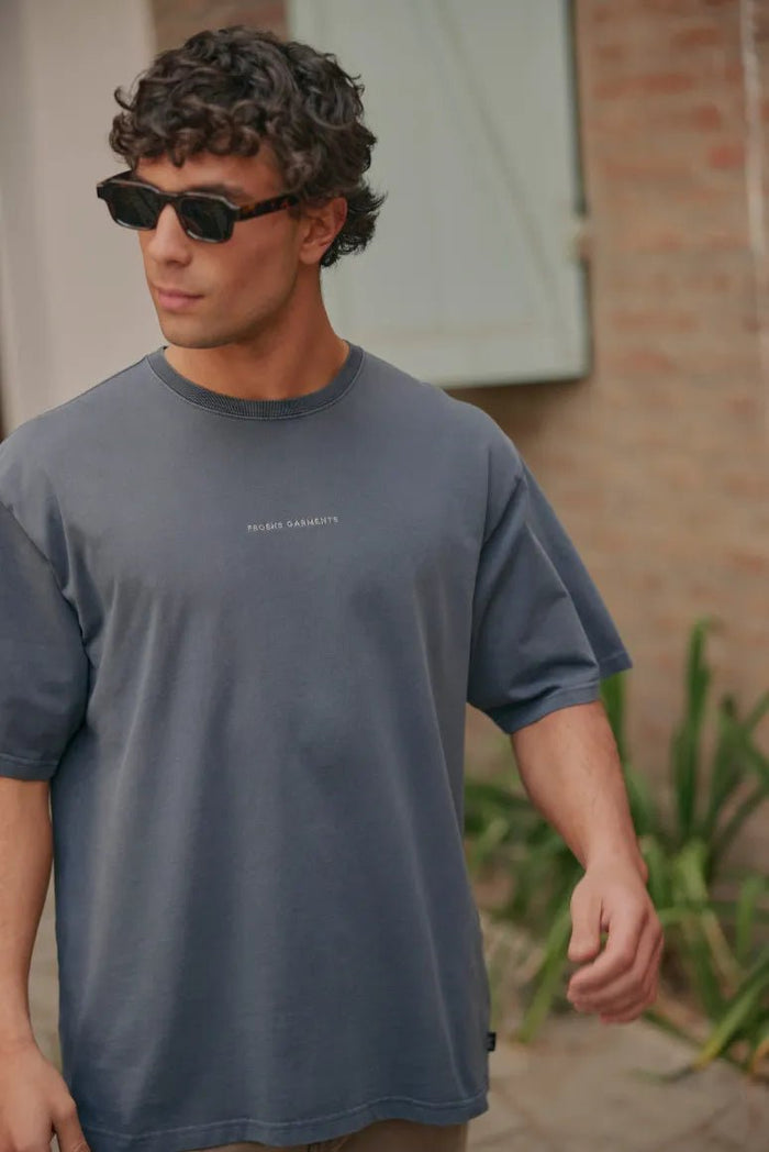 Polera manga corta hombre oversize azul