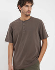 Polera manga corta hombre Mao café Froens