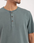 Polera manga corta hombre Mao verde oscuro Froens