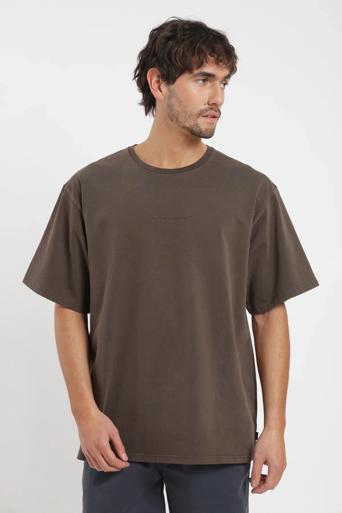 Polera manga corta hombre Oversize café Froens