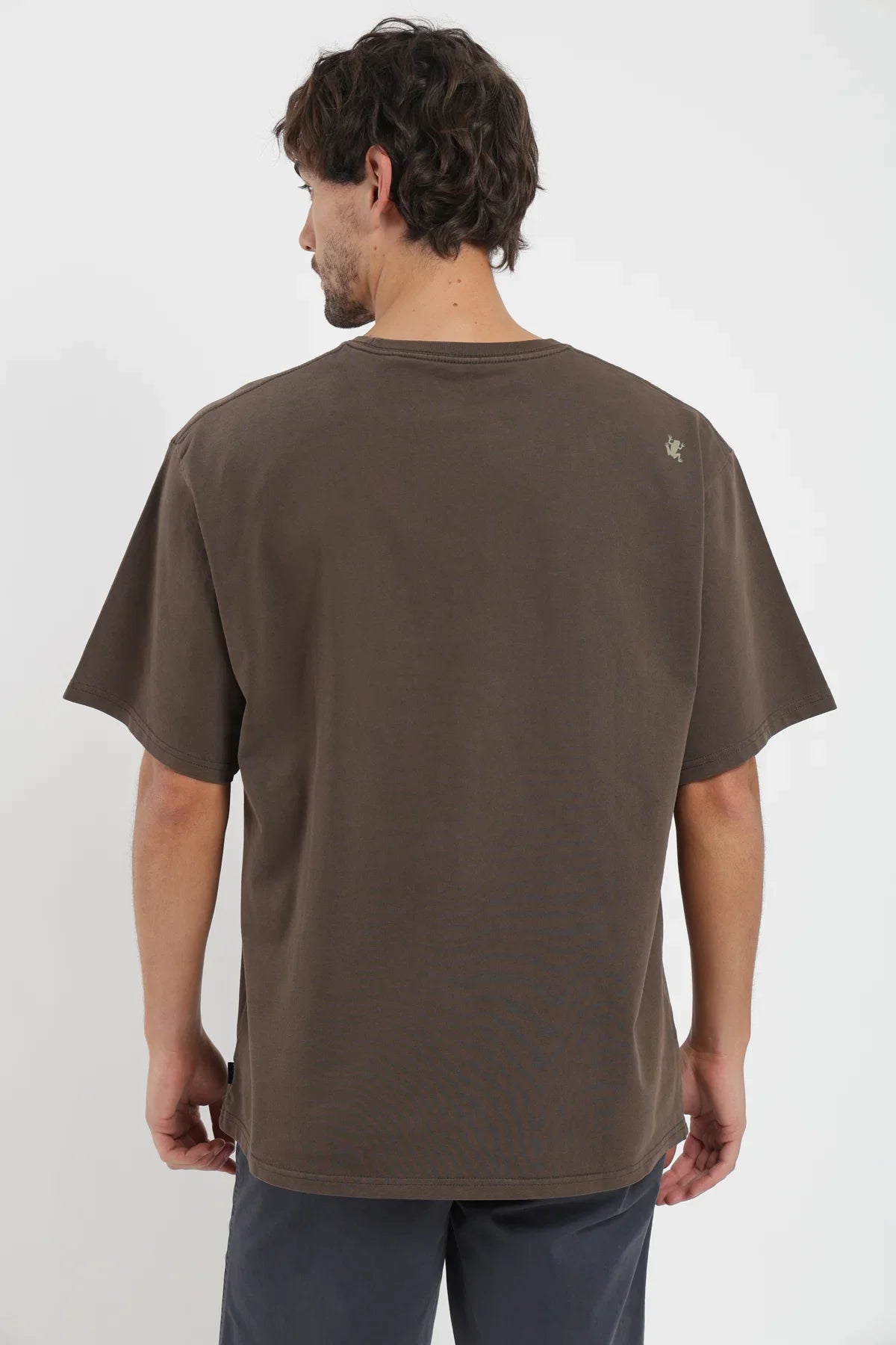 Polera manga corta hombre Oversize café Froens