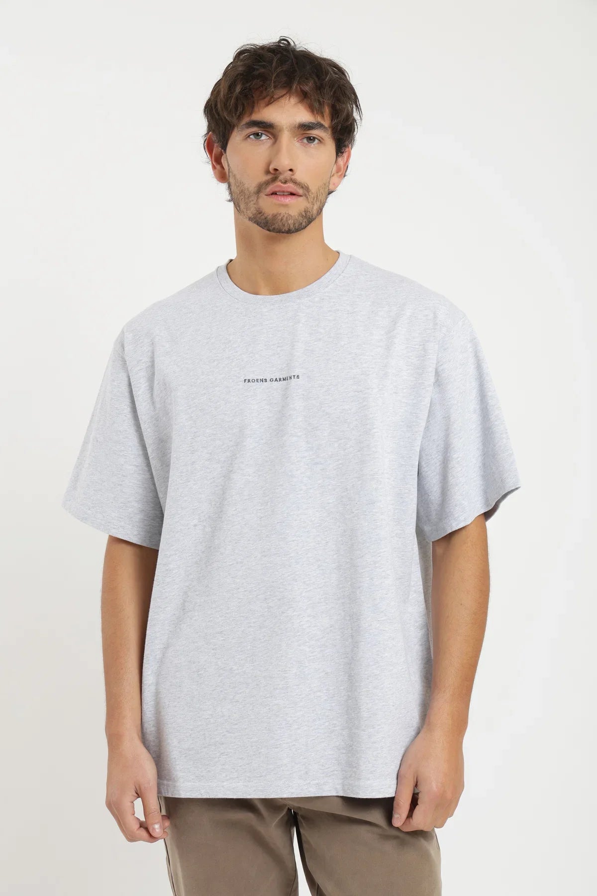 Polera manga corta hombre Oversize gris Froens