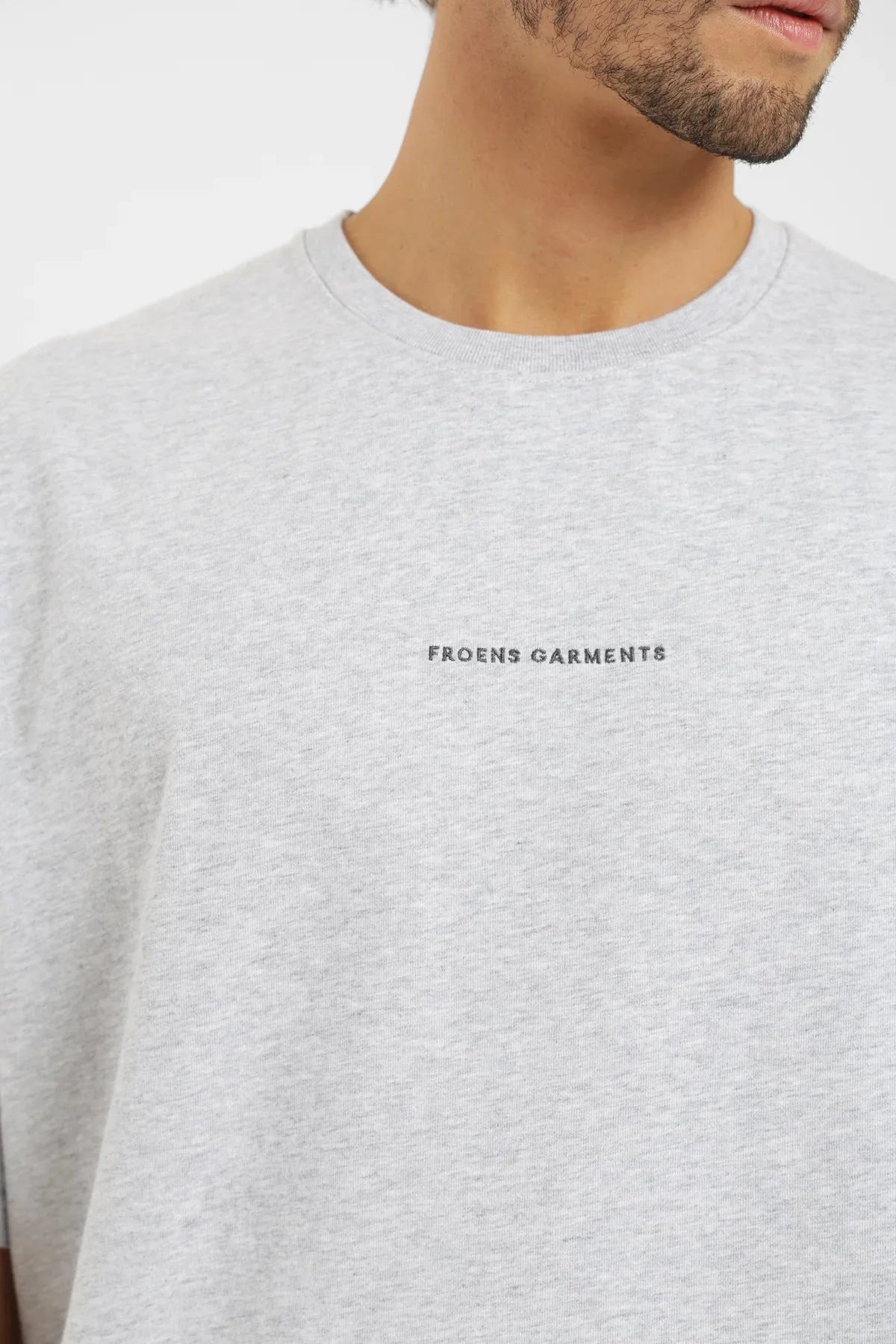 Polera manga corta hombre Oversize gris Froens