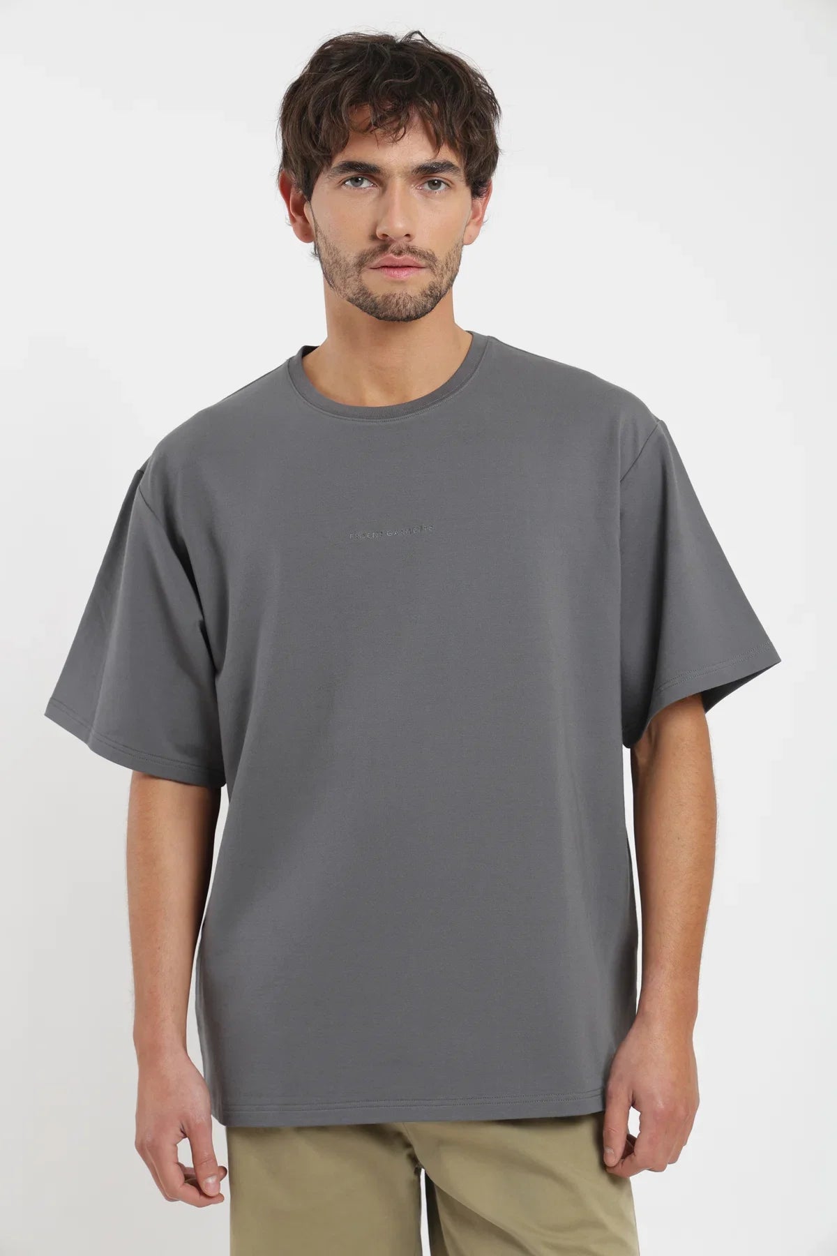 Polera manga corta hombre Performance grafito Froens