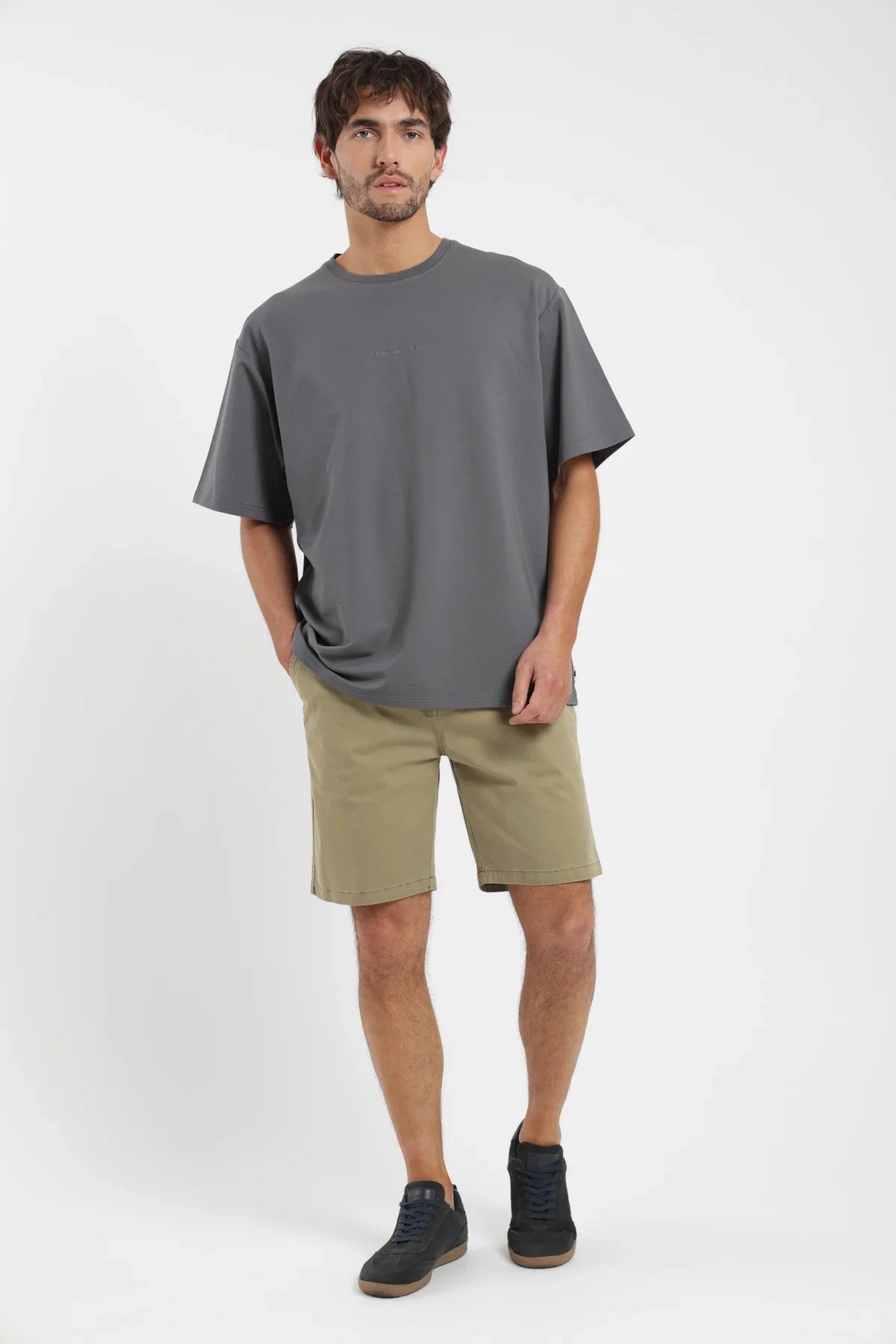 Polera manga corta hombre Performance grafito Froens