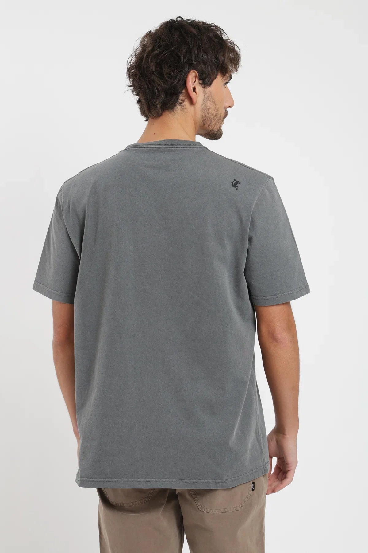 Polera manga corta hombre Plain grafito Froens