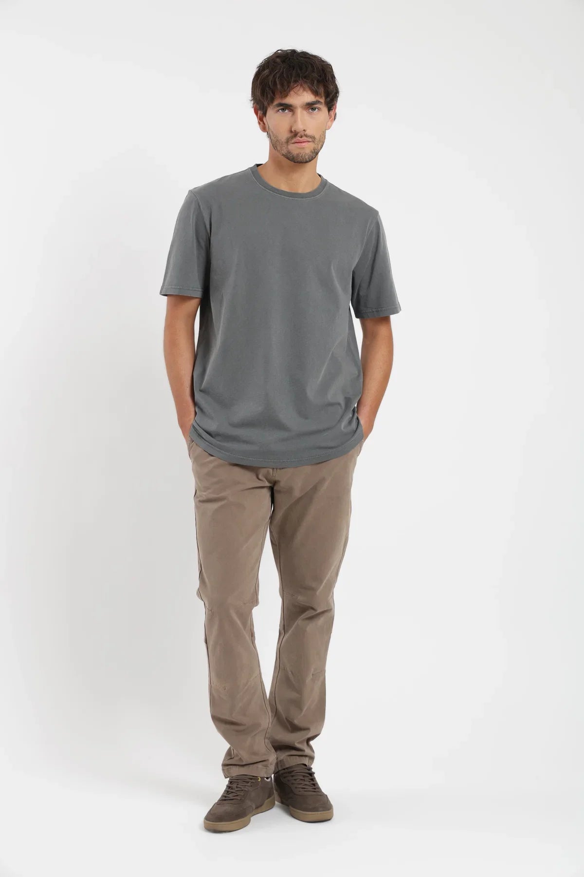 Polera manga corta hombre Plain grafito Froens