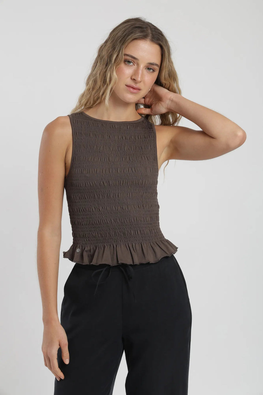 Polera sin mangas mujer buzios café Froens