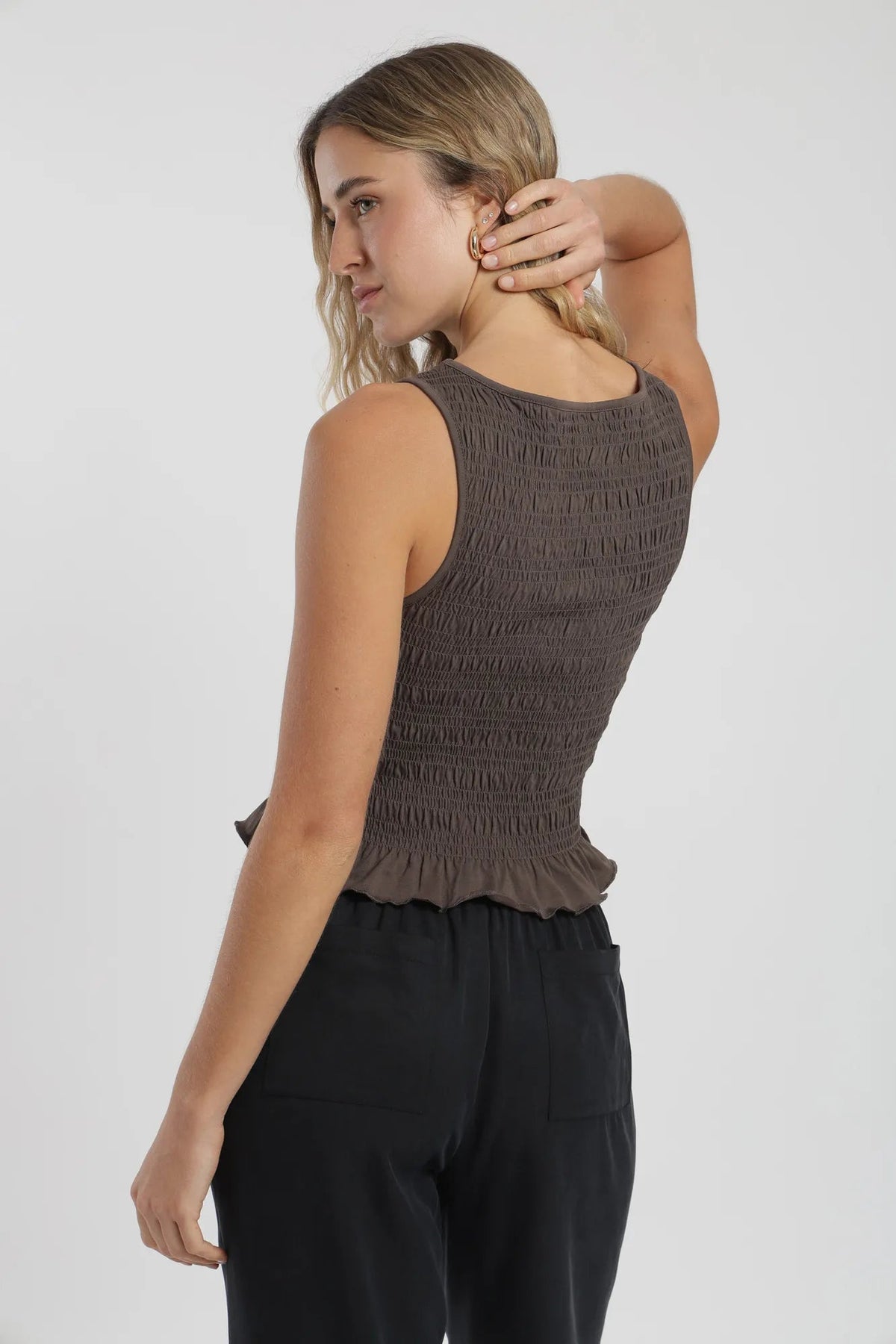 Polera sin mangas mujer buzios café Froens