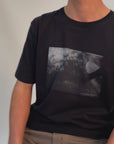 Polera manga corta hombre Foto surf negro - Algodón orgánico