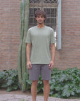 Polera manga corta hombre ovalo verde claro